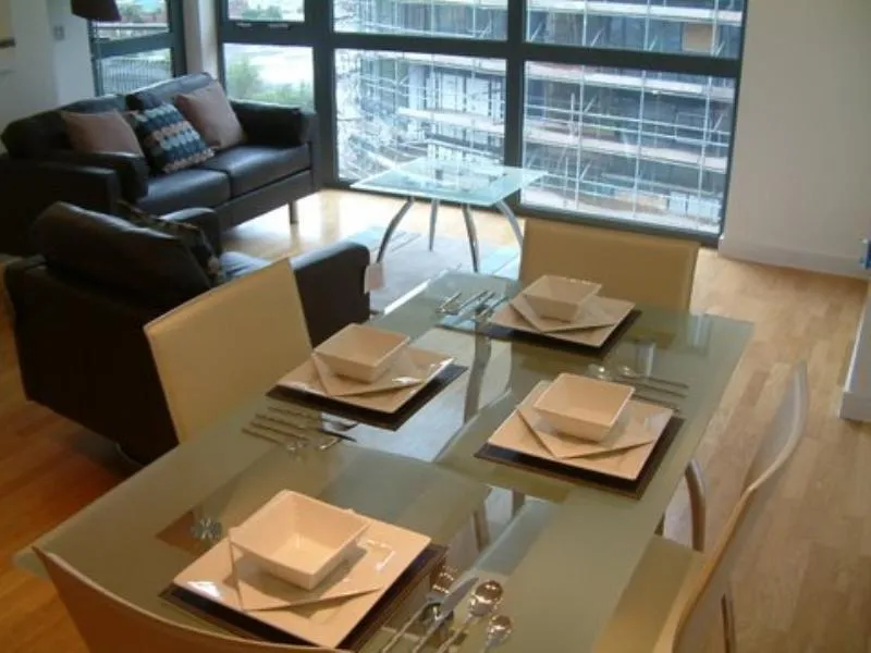 2 bed flat to rent — The Danube, City Centre, M15