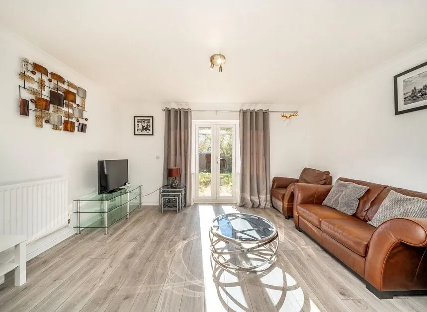 Garvary Road, E16, photo 2