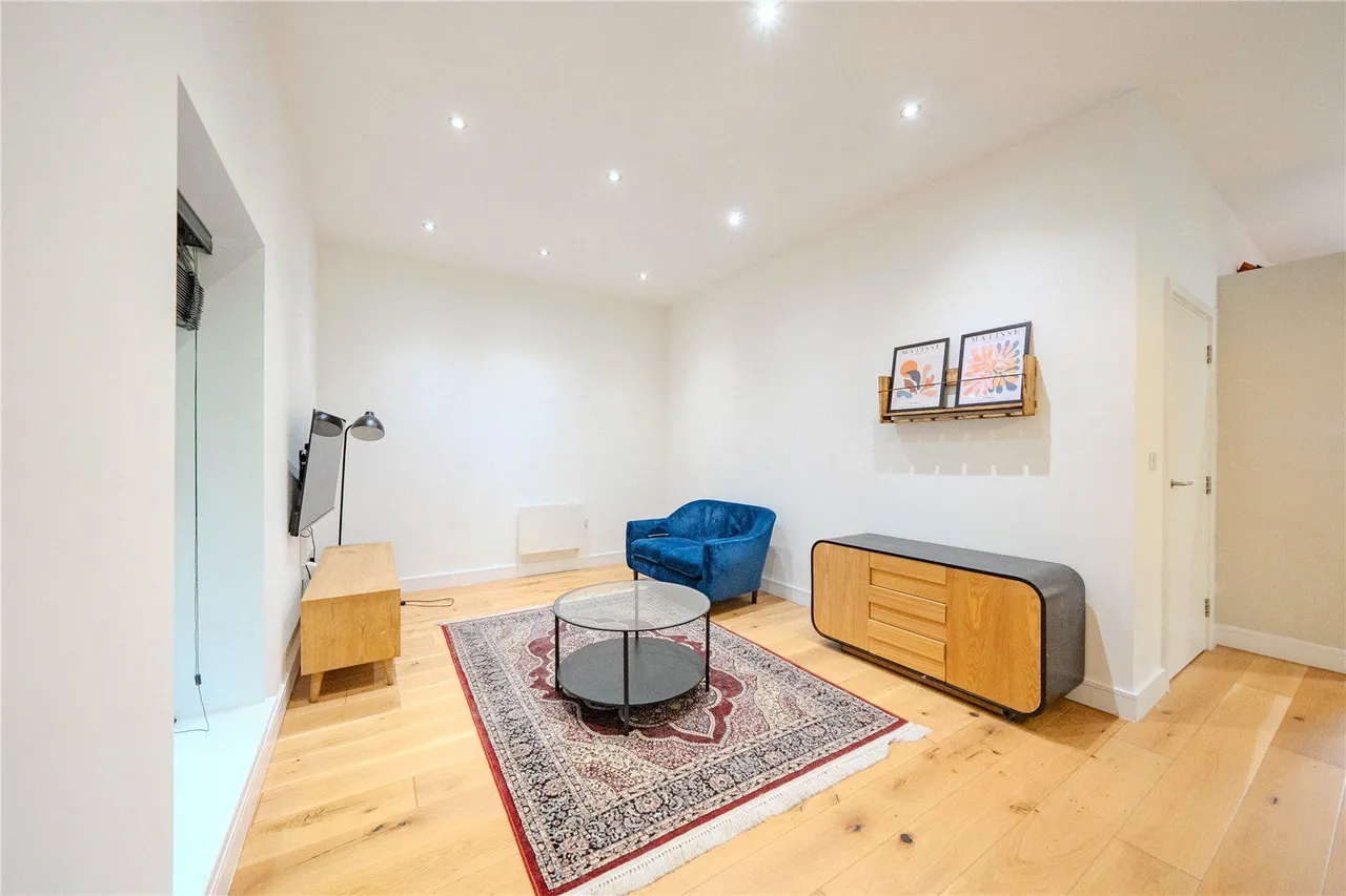 Low Lane, Horsforth, LS18, photo 6