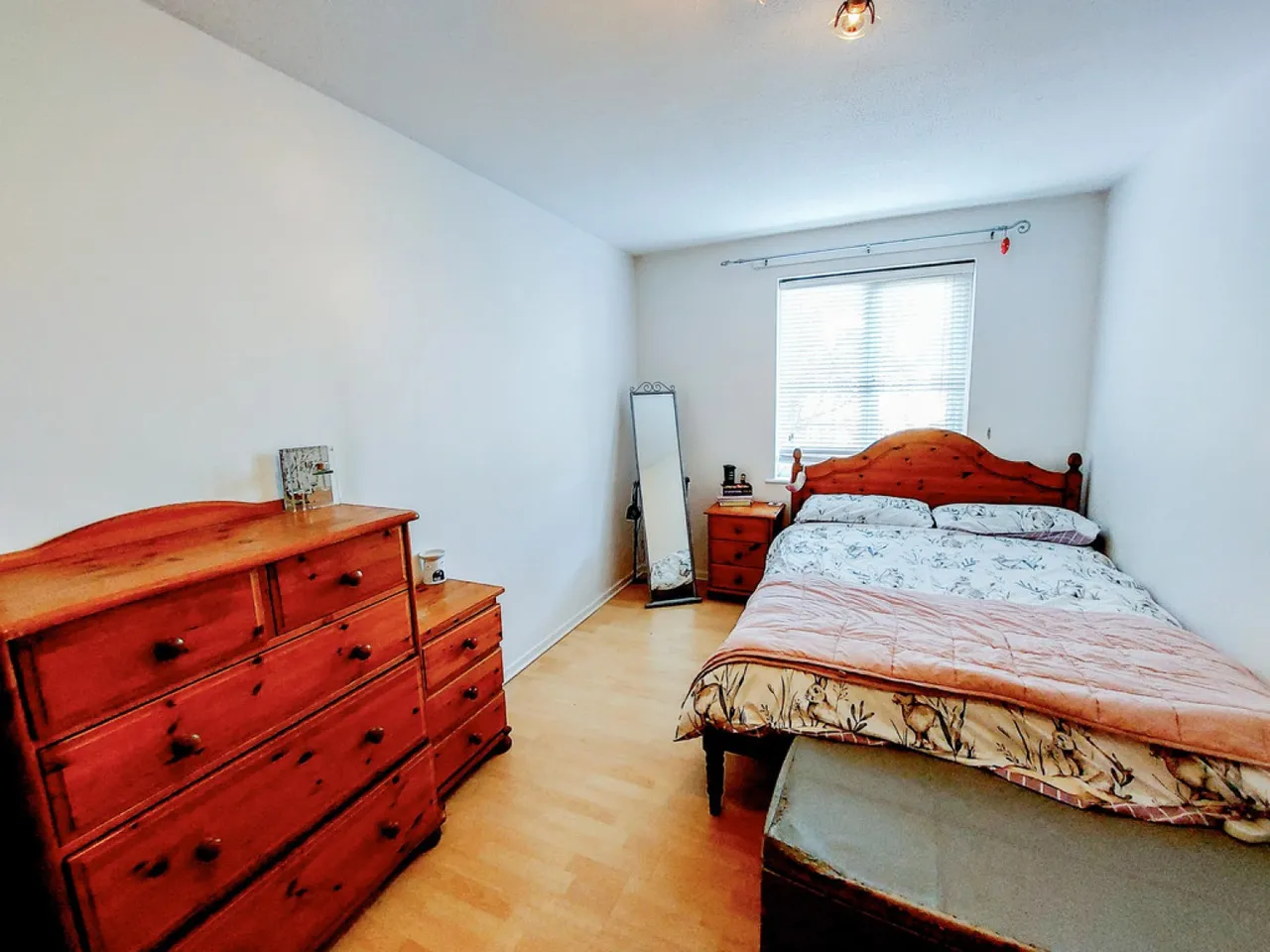 Gresham Court, Staines, TW18, photo 4