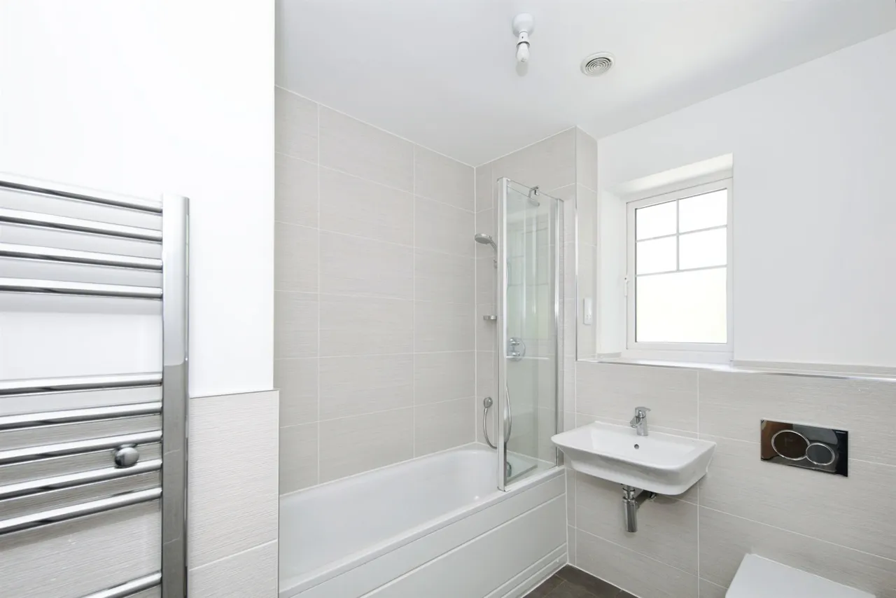 Drovers Close, Balsall Common, CV7, photo 6