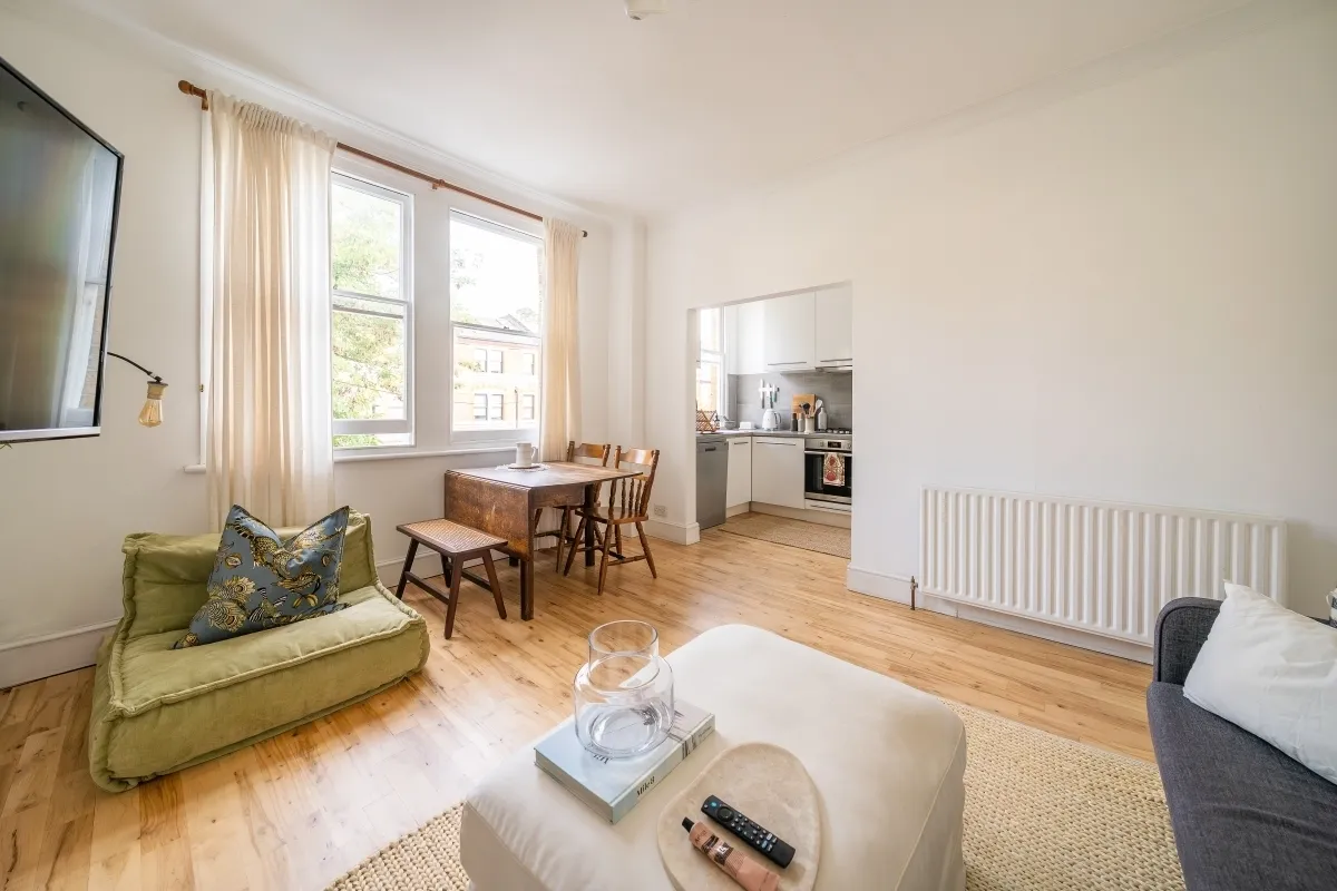 Lillieshall Road London SW4, photo 2
