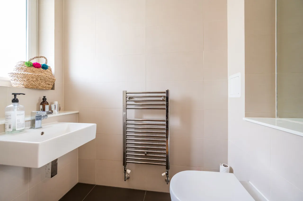 11 Printers Road, London, photo 5