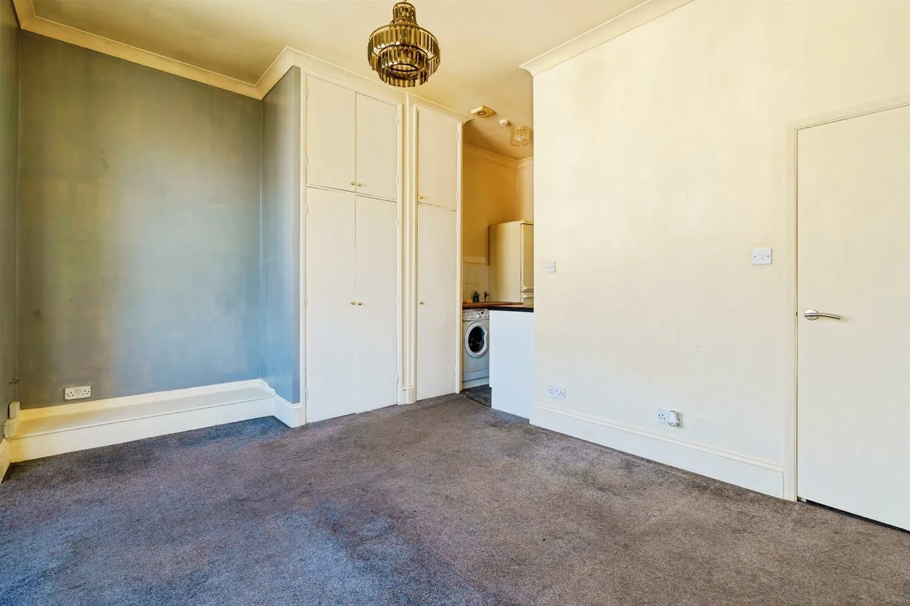 Farncombe Road, Worthing, photo 9