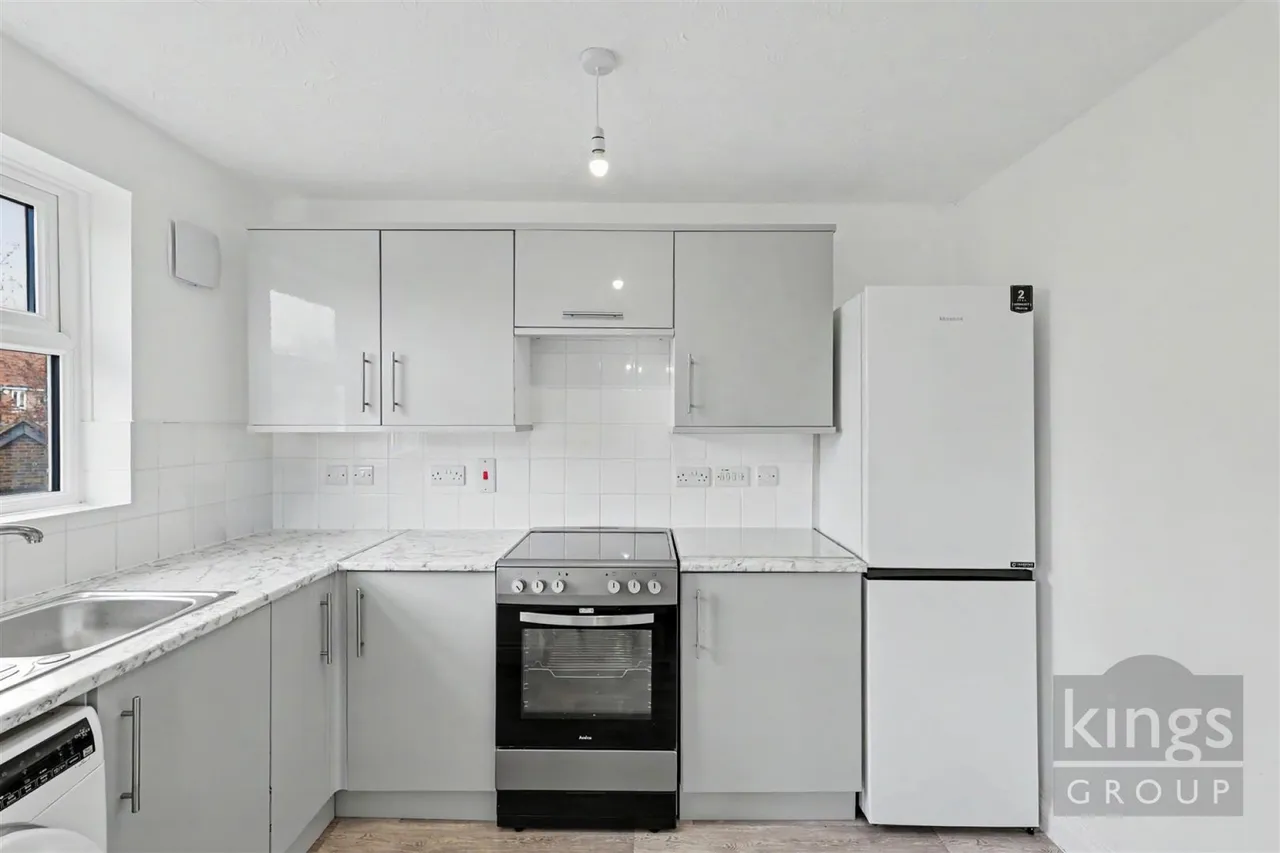 Aynsley Gardens, Church Langley, photo 6