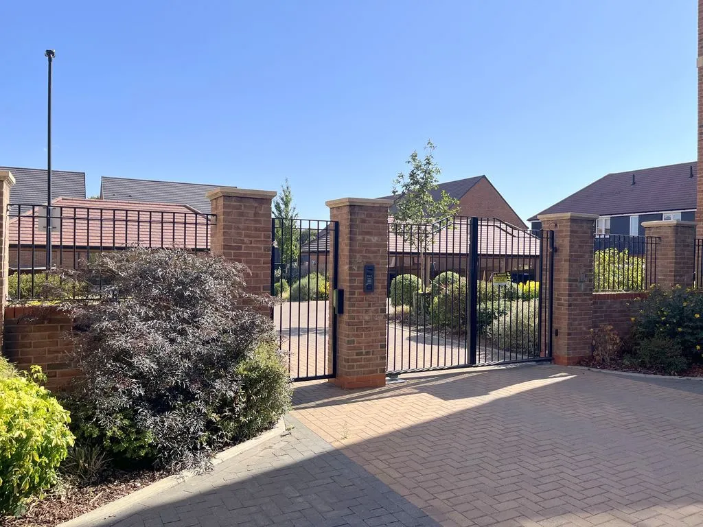 Aspen Road, High Wycombe HP10 9FA, photo 11
