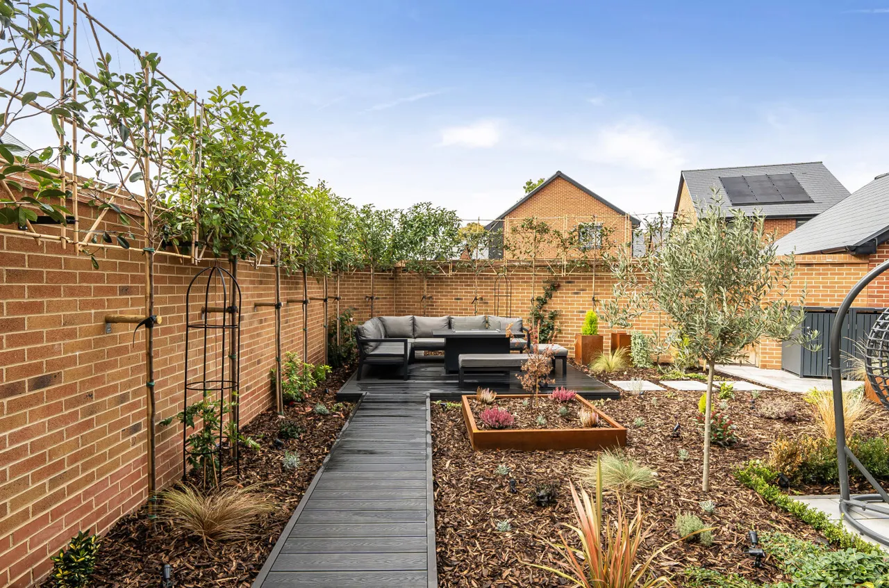 Sorrel Drive, Arborfield Green, RG2, photo 21