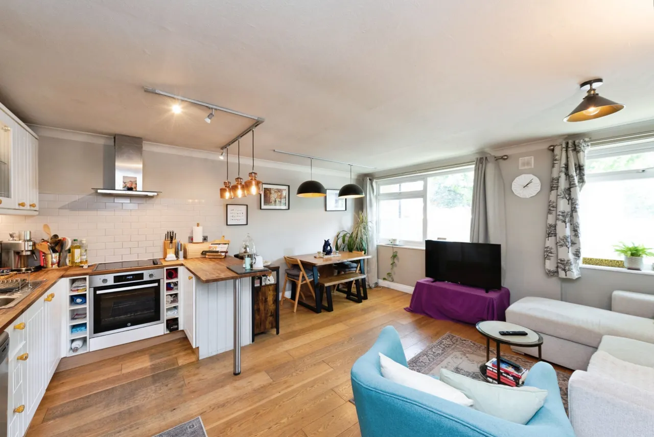 Brook House, London Road, Twickenham TW1 1EQ, photo 3
