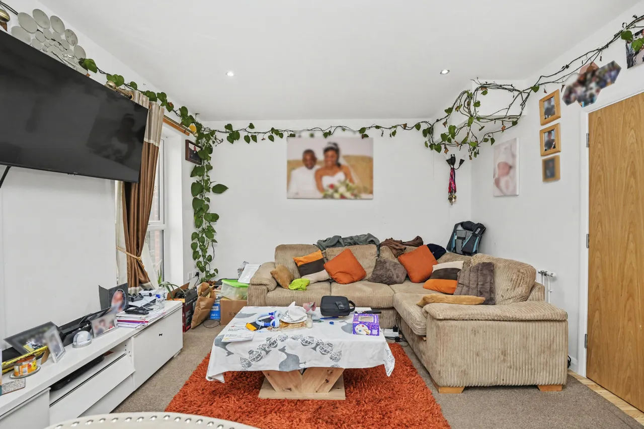 Canning Square, Enfield, EN1, photo 5