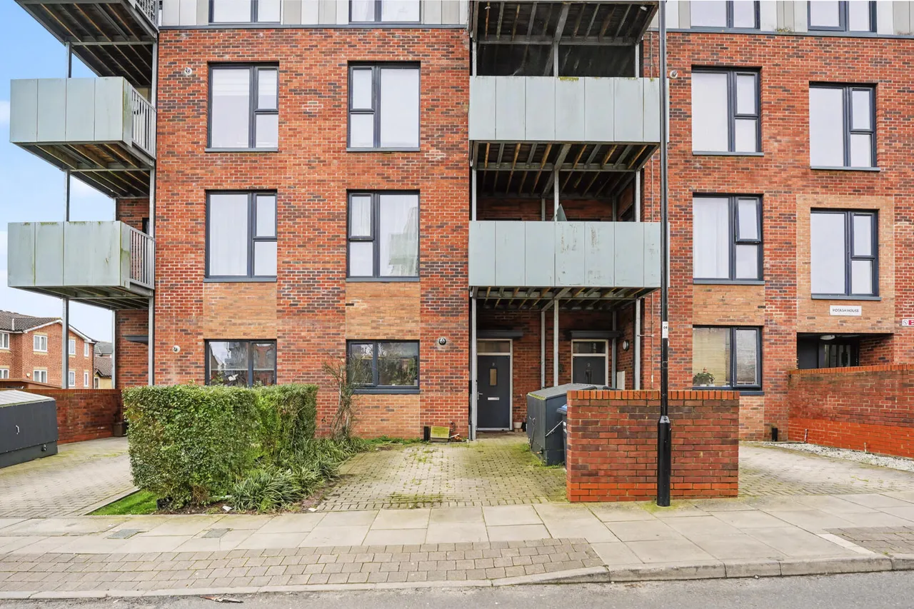 Canning Square, Enfield, EN1, photo 20