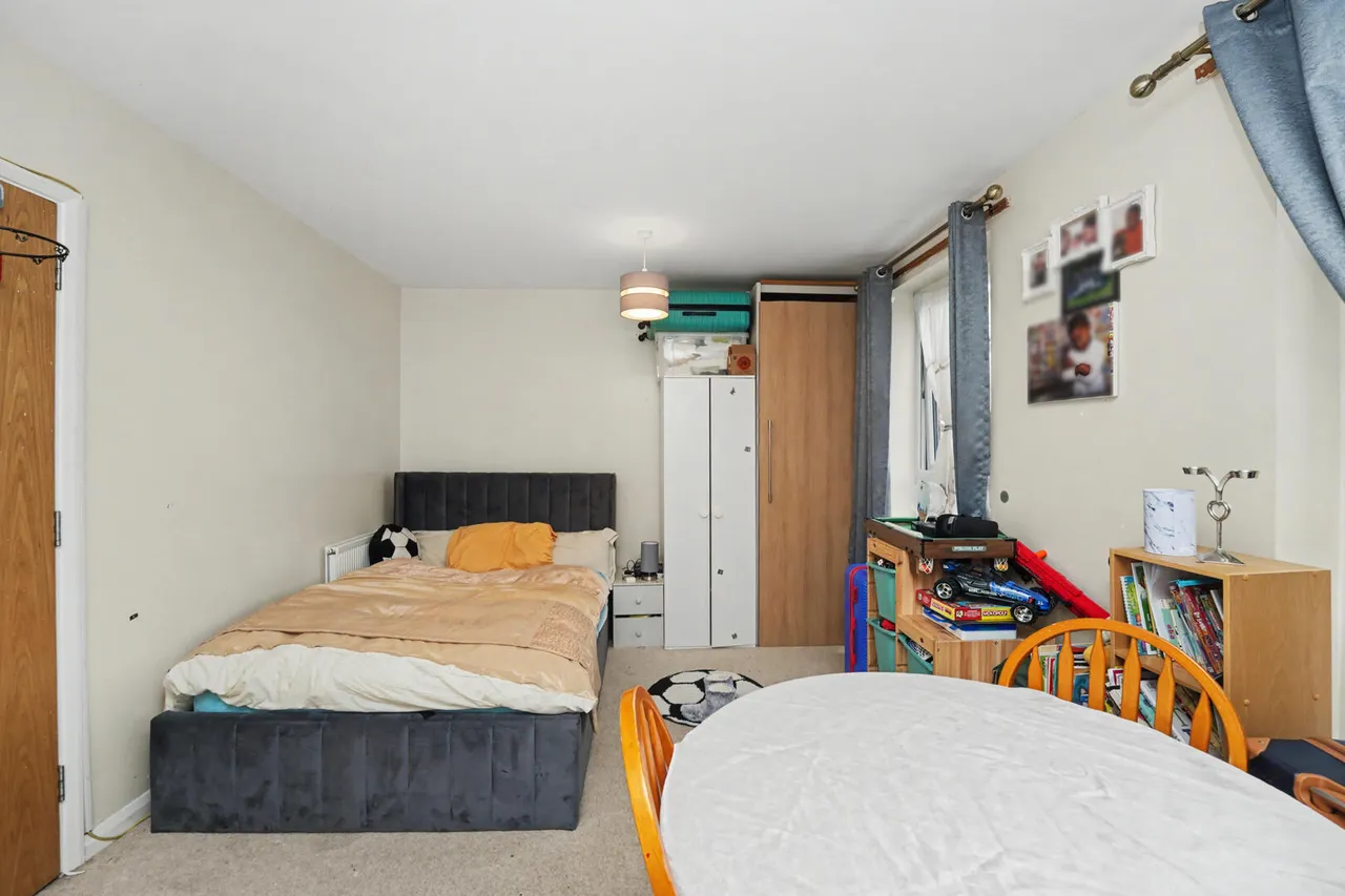 Canning Square, Enfield, EN1, photo 15