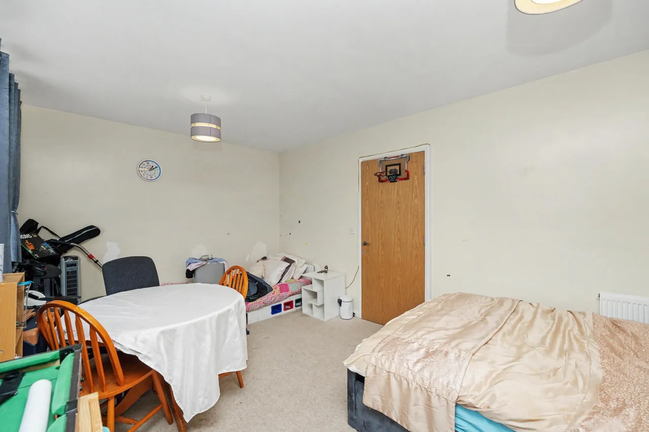 Canning Square, Enfield, EN1, photo 8