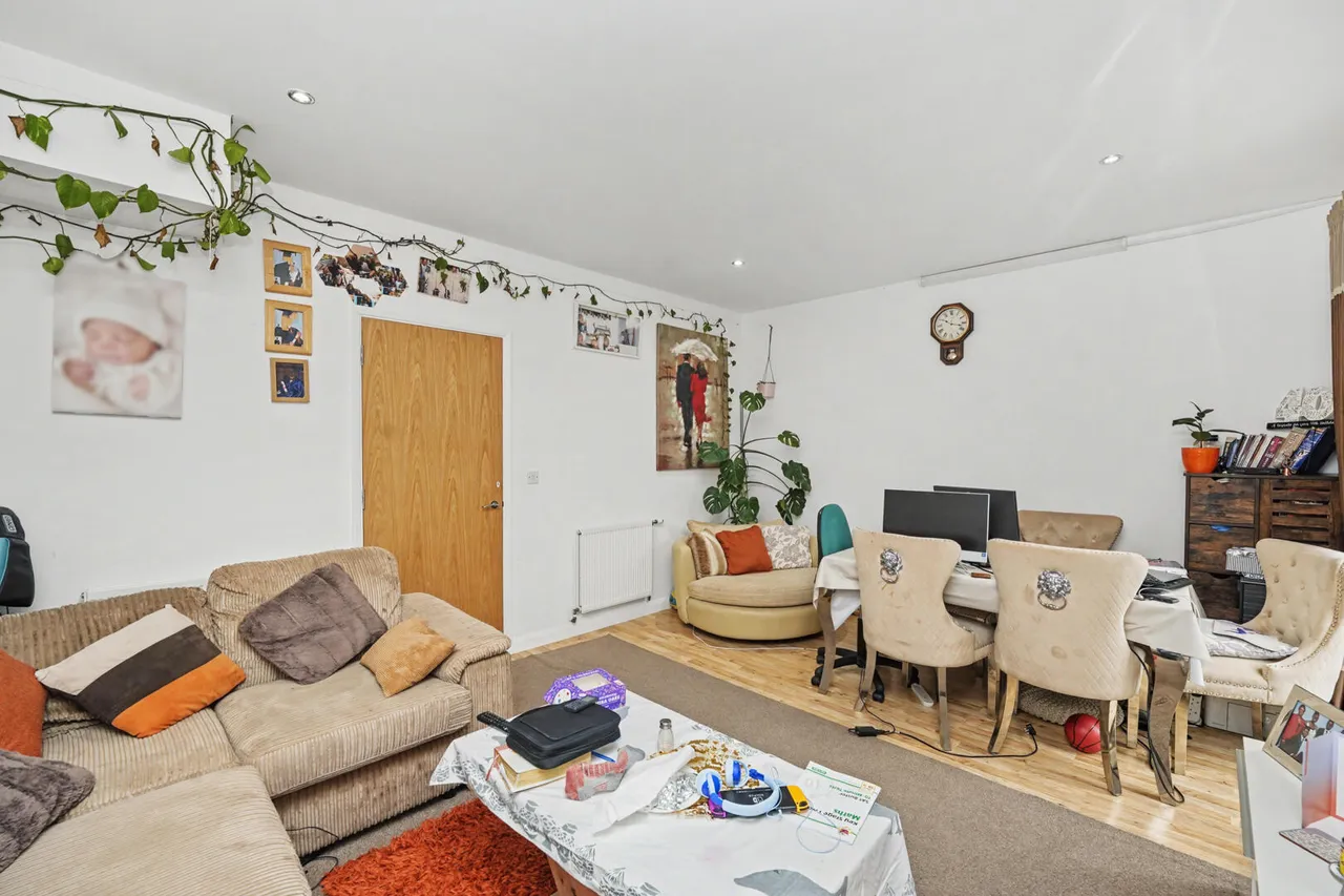 Canning Square, Enfield, EN1, photo 4