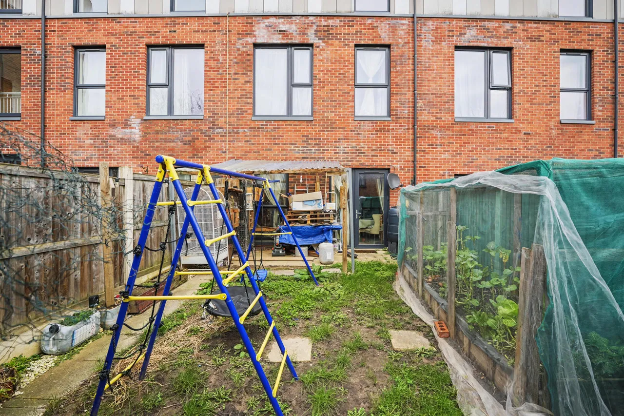 Canning Square, Enfield, EN1, photo 16