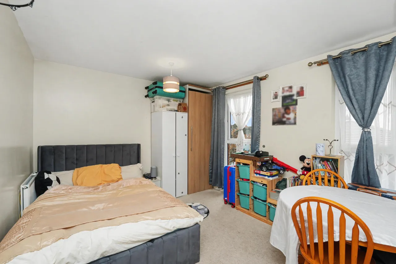 Canning Square, Enfield, EN1, photo 13