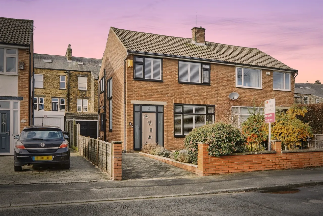 3 bed house for sale — Arncliffe Garth, Farsley, PUDSEY