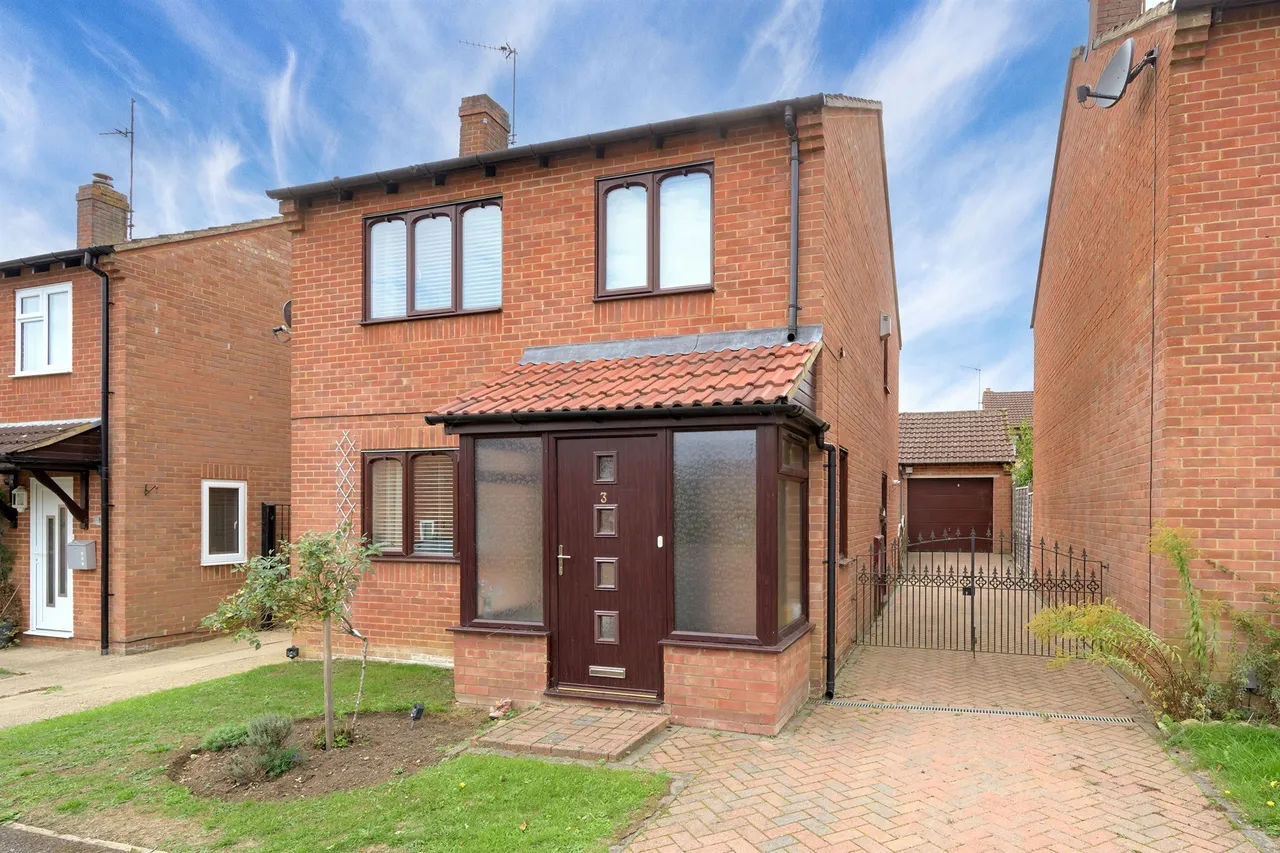 3 bed house for sale, Hereford Close, Kettering, NN14