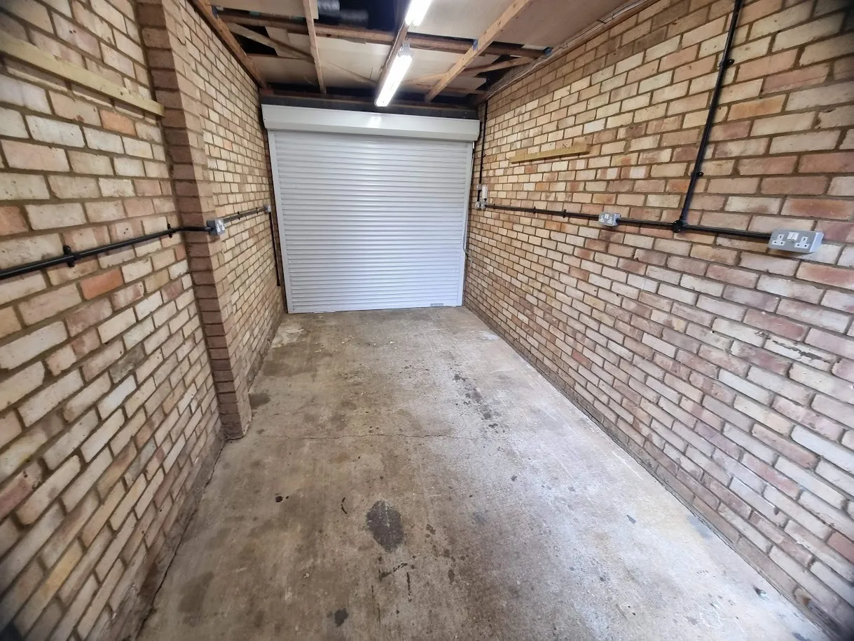 Springfield Avenue, Kettering, NN14, photo 20