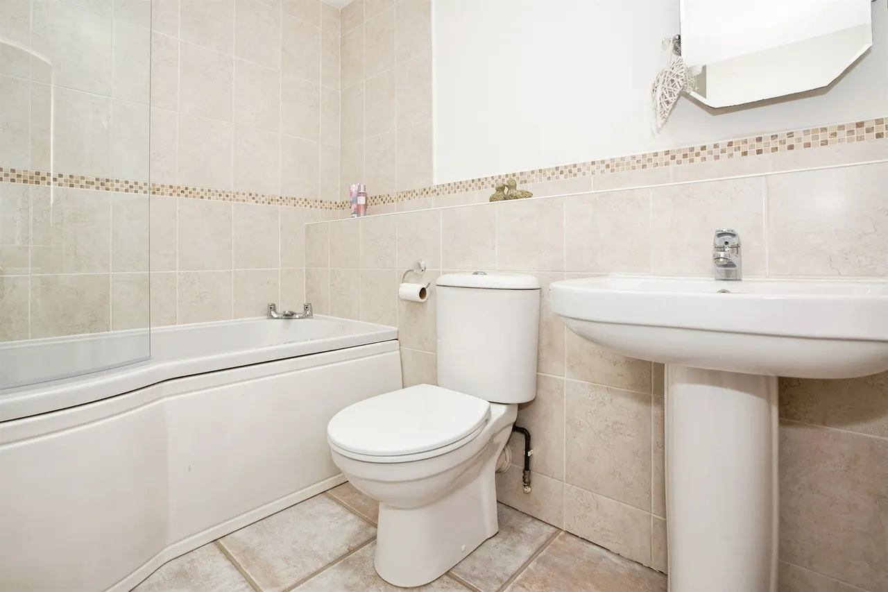 Springfield Avenue, Kettering, NN14, photo 16