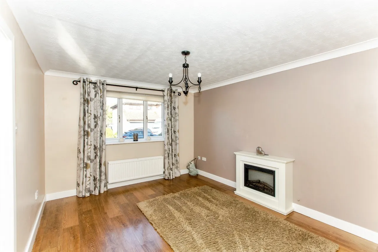 Springfield Avenue, Kettering, NN14, photo 5