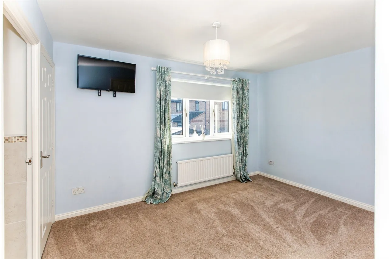 Springfield Avenue, Kettering, NN14, photo 14