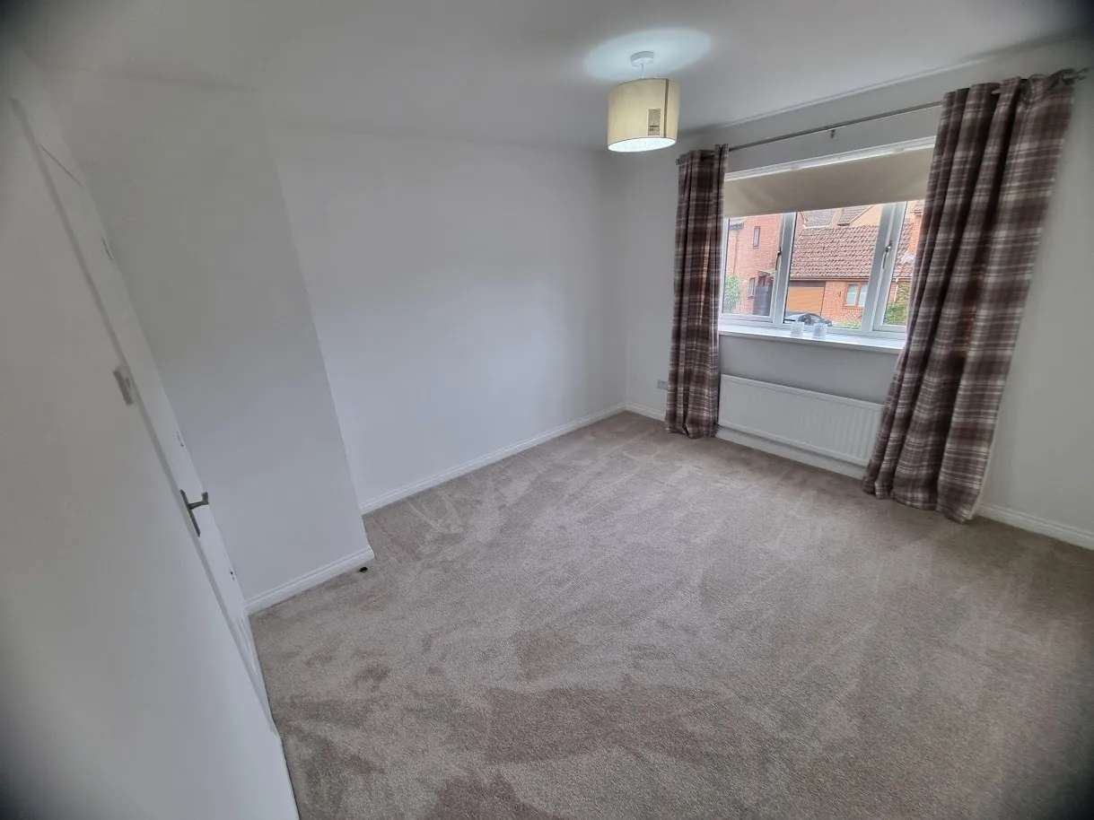 Springfield Avenue, Kettering, NN14, photo 17
