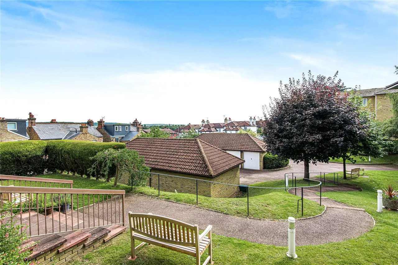 Wood Lodge Grange, St. Johns Hill, Sevenoaks, Kent, TN13 3NW, photo 8