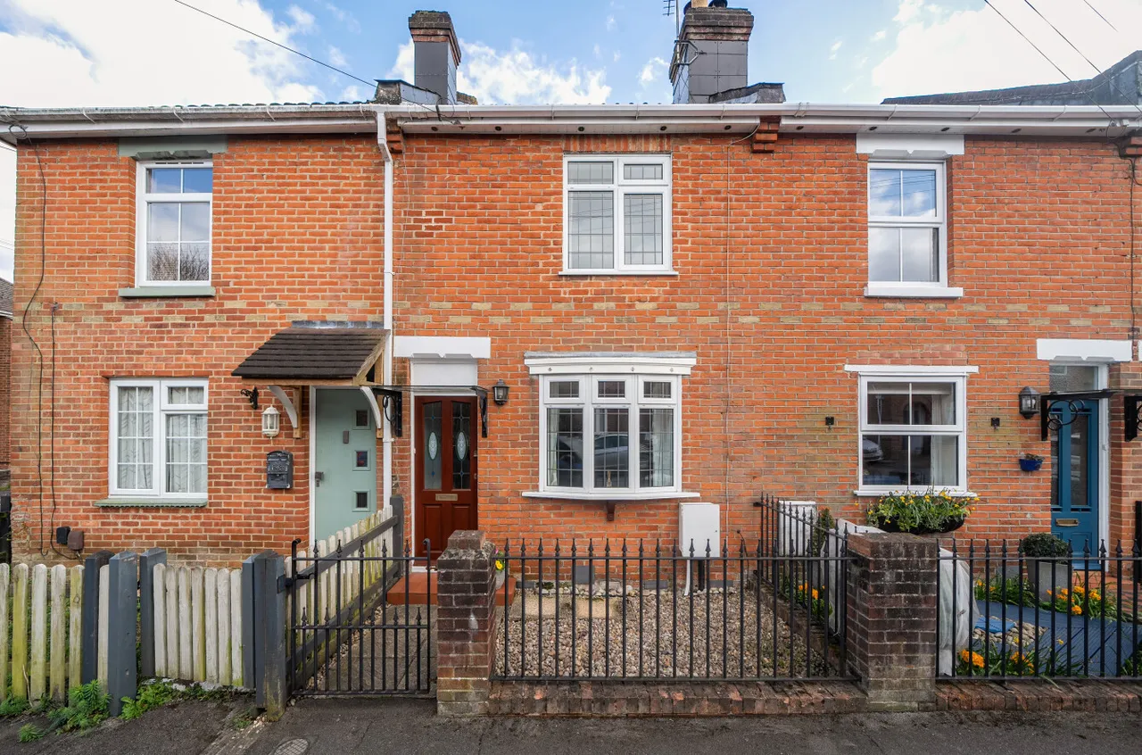 2 bed house for sale, Pointout Road, Bassett, SO16