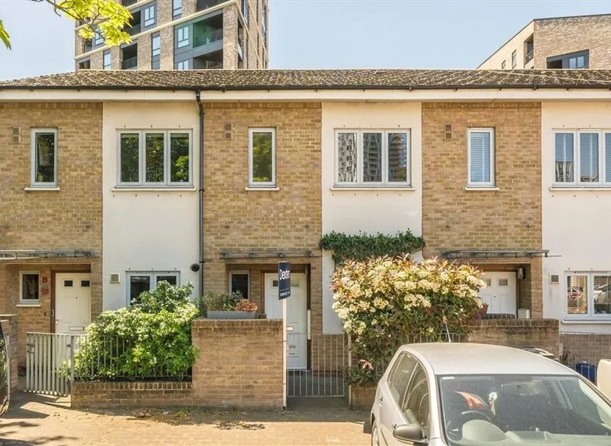 2 bed house for sale — Odell Walk, Lewisham, SE13
