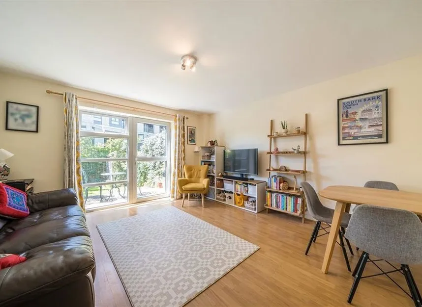 Odell Walk, Lewisham, SE13, photo 2