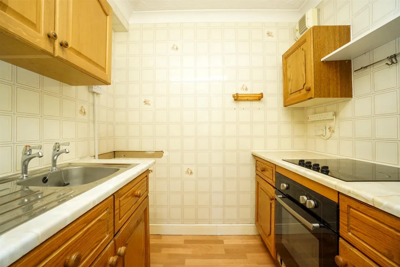 St. Helens Crescent, Hastings, photo 4