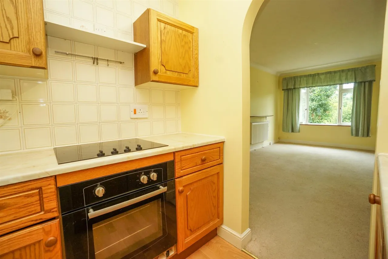 St. Helens Crescent, Hastings, photo 10
