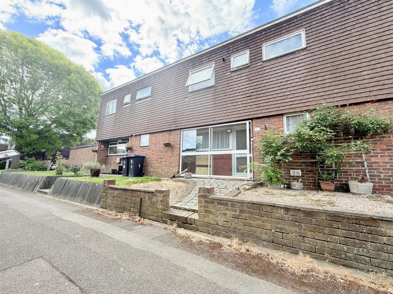 3 bed house for sale, Morris Court, Waltham Abbey