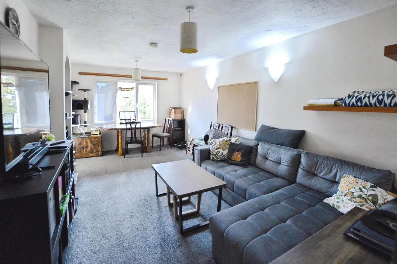 Tudor Close, Hatfield, AL10, photo 2