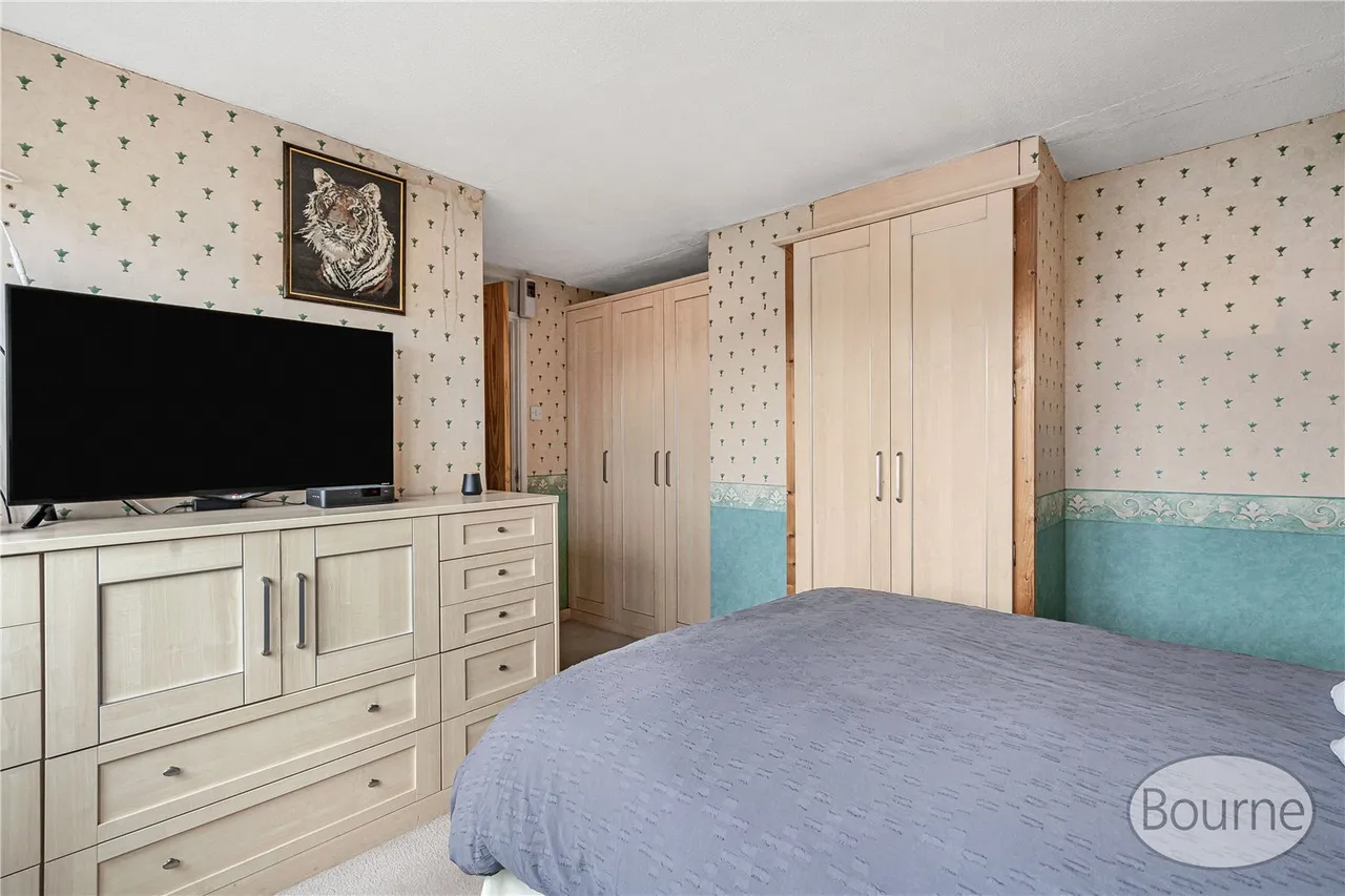 Priors Croft, Old Woking, GU22, photo 8
