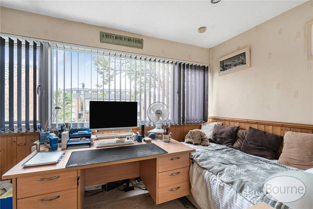 Priors Croft, Old Woking, GU22, photo 11