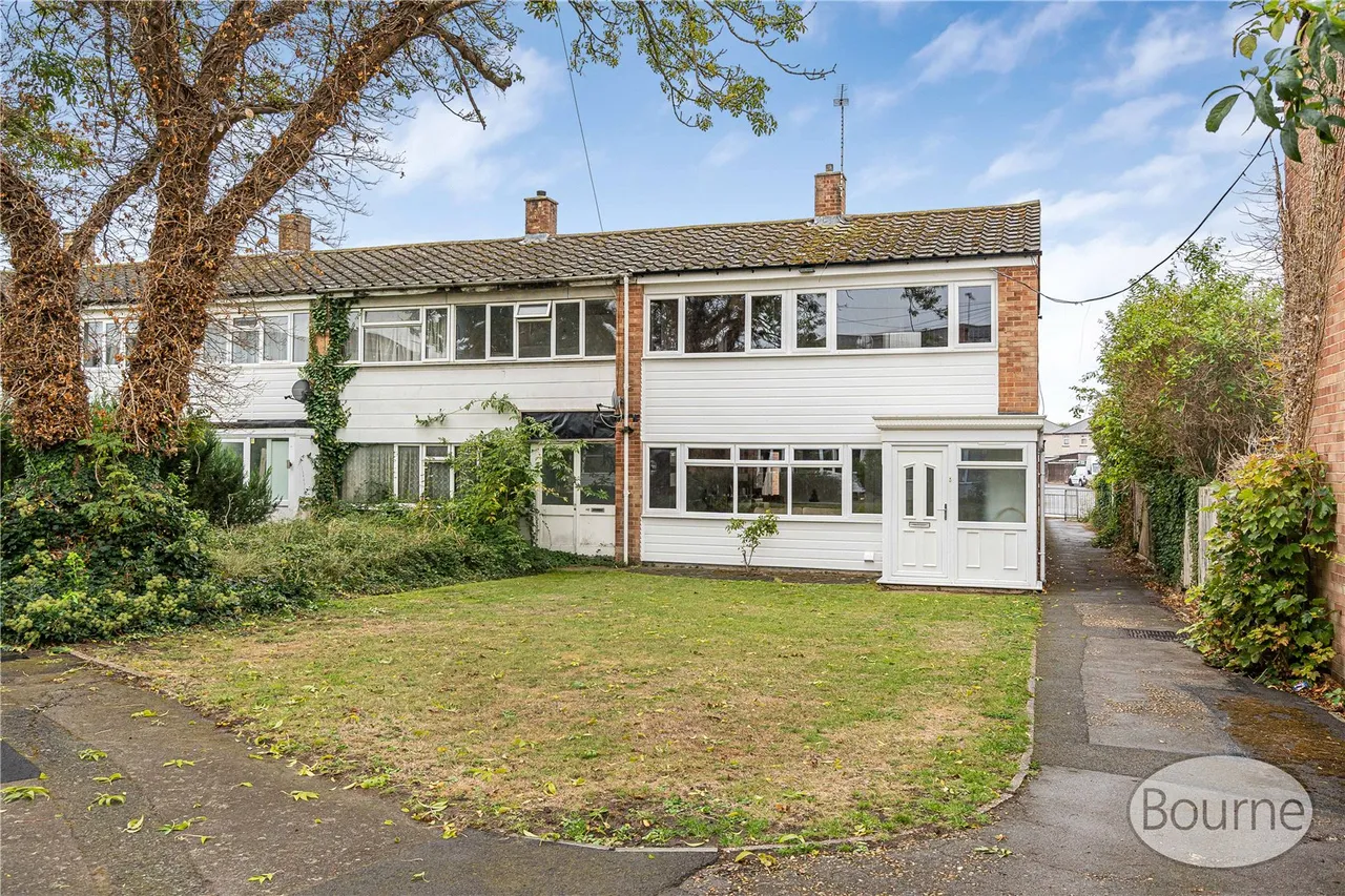 3 bed house for sale, Priors Croft, Old Woking, GU22