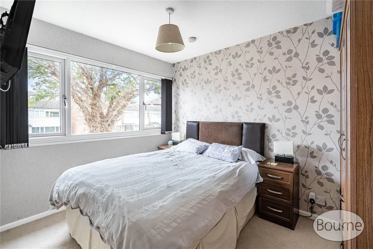 Priors Croft, Old Woking, GU22, photo 9