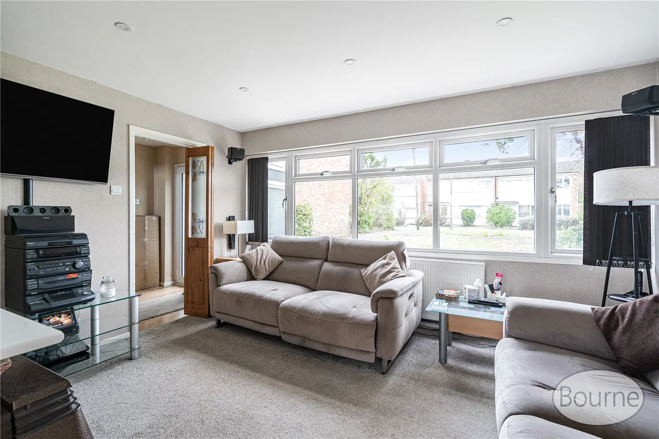 Priors Croft, Old Woking, GU22, photo 4