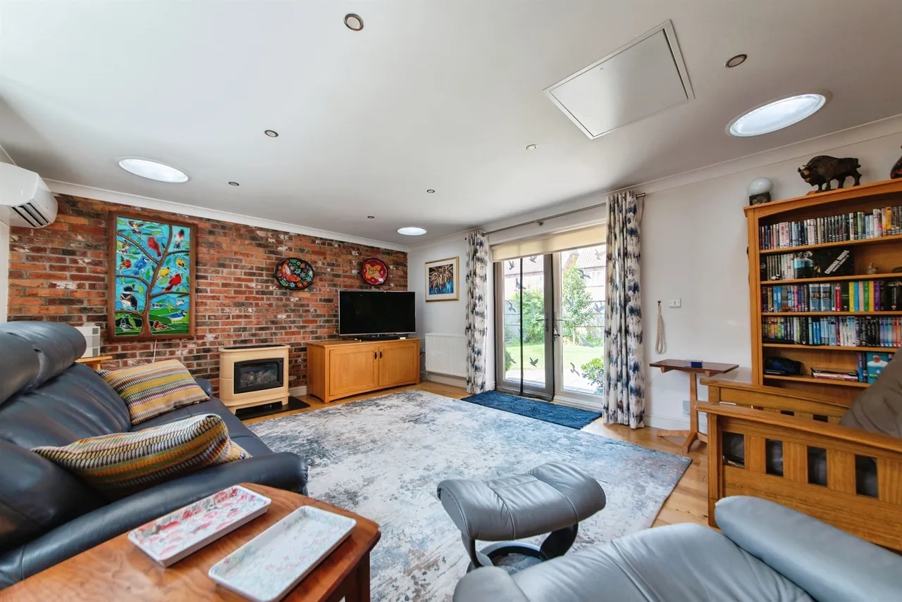Church View Close, Bourne, PE10, photo 2