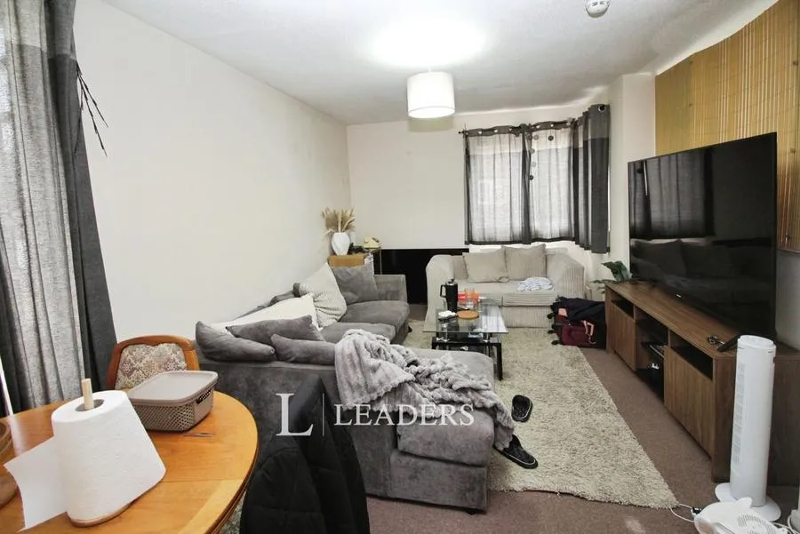 Appleyard Place, Oldbrook, MK6, photo 2