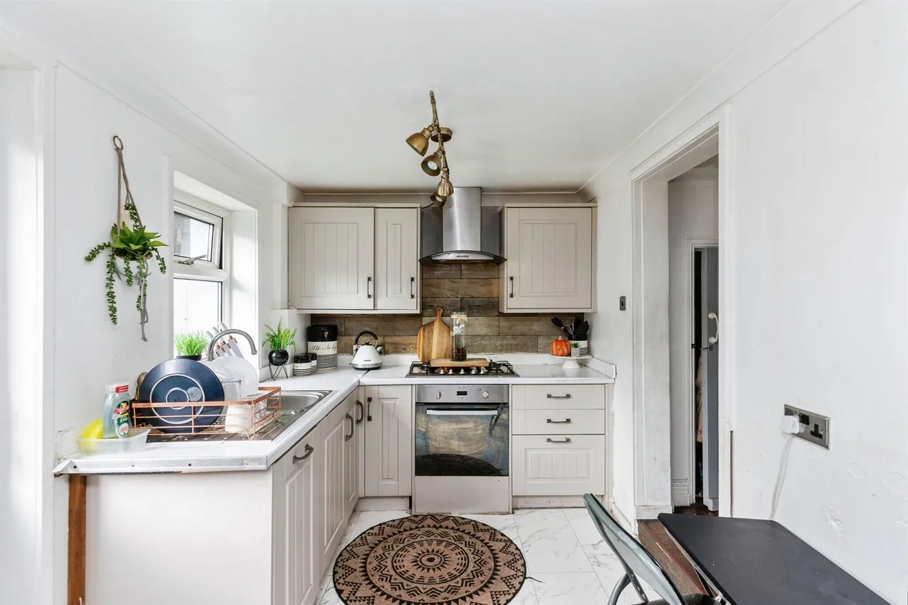 Malmesbury Park Road, Bournemouth, BH8, photo 6