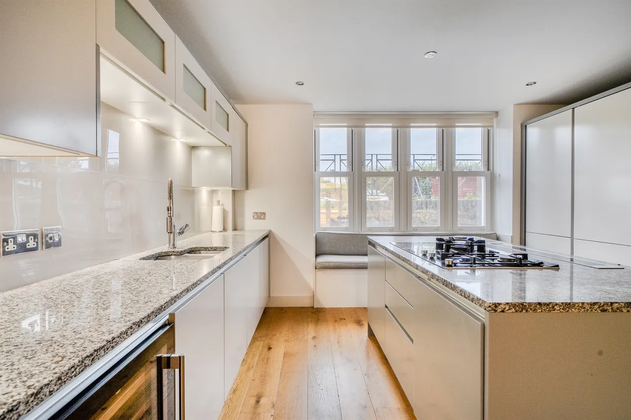 Fairmile, Henley-On-Thames, RG9, photo 19