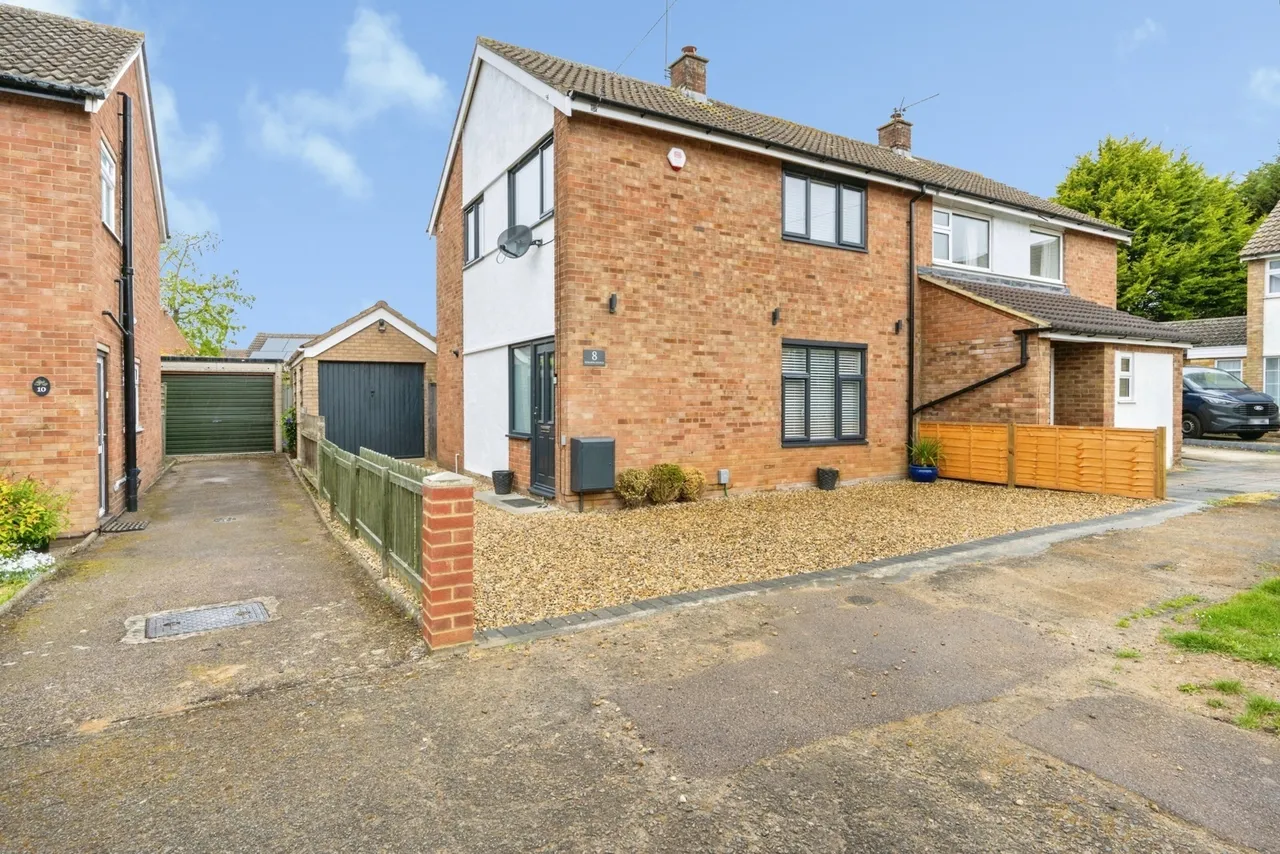 3 bed house for sale — Knights Avenue, Clapham, Bedford, Bedfordshire, MK41