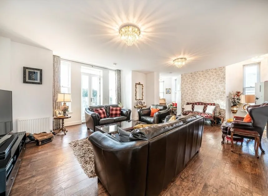 Blumenthal Close, Isleworth, TW7, photo 2
