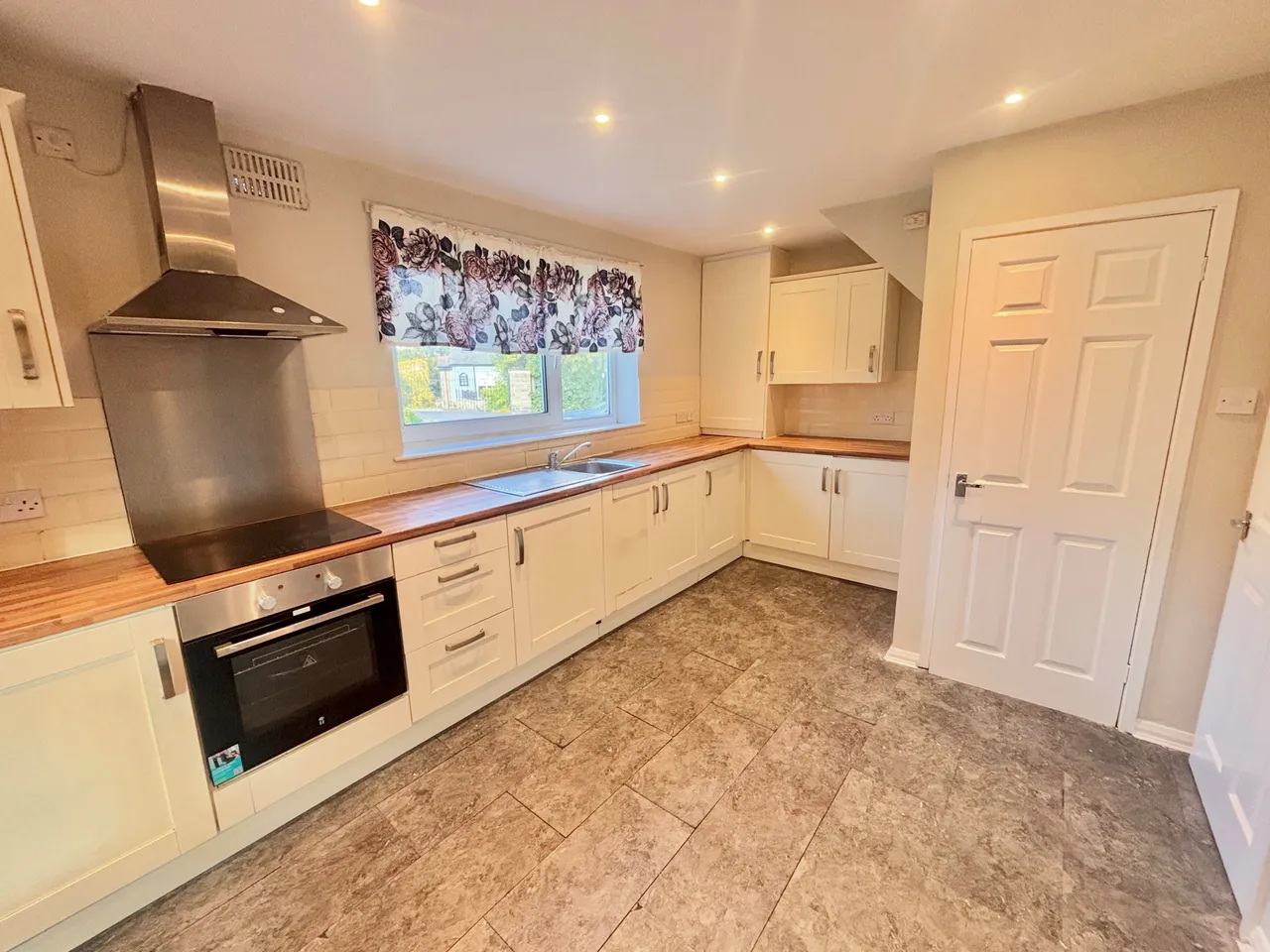 Bowden Wood Crescent, Darnall, S9, photo 3