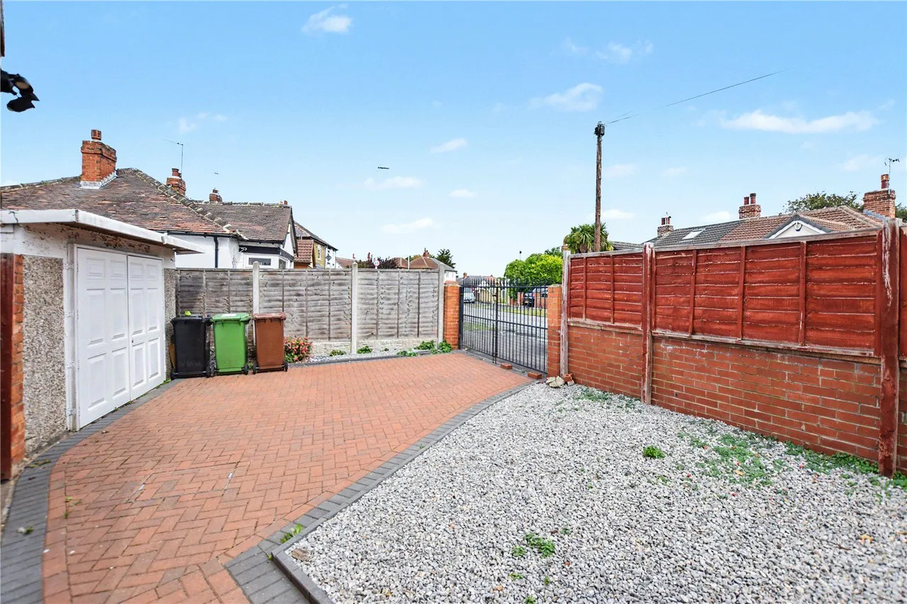 Willow Crescent, Leeds, LS15, photo 12