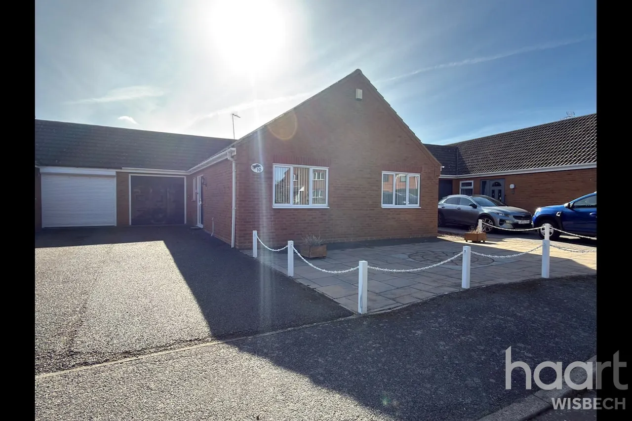 3 bed house for sale, St Edmunds Drive, Emneth, PE14