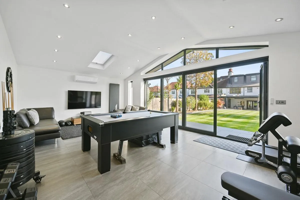 5 bed house for sale, Whitchurch Gardens, Edgware, HA8