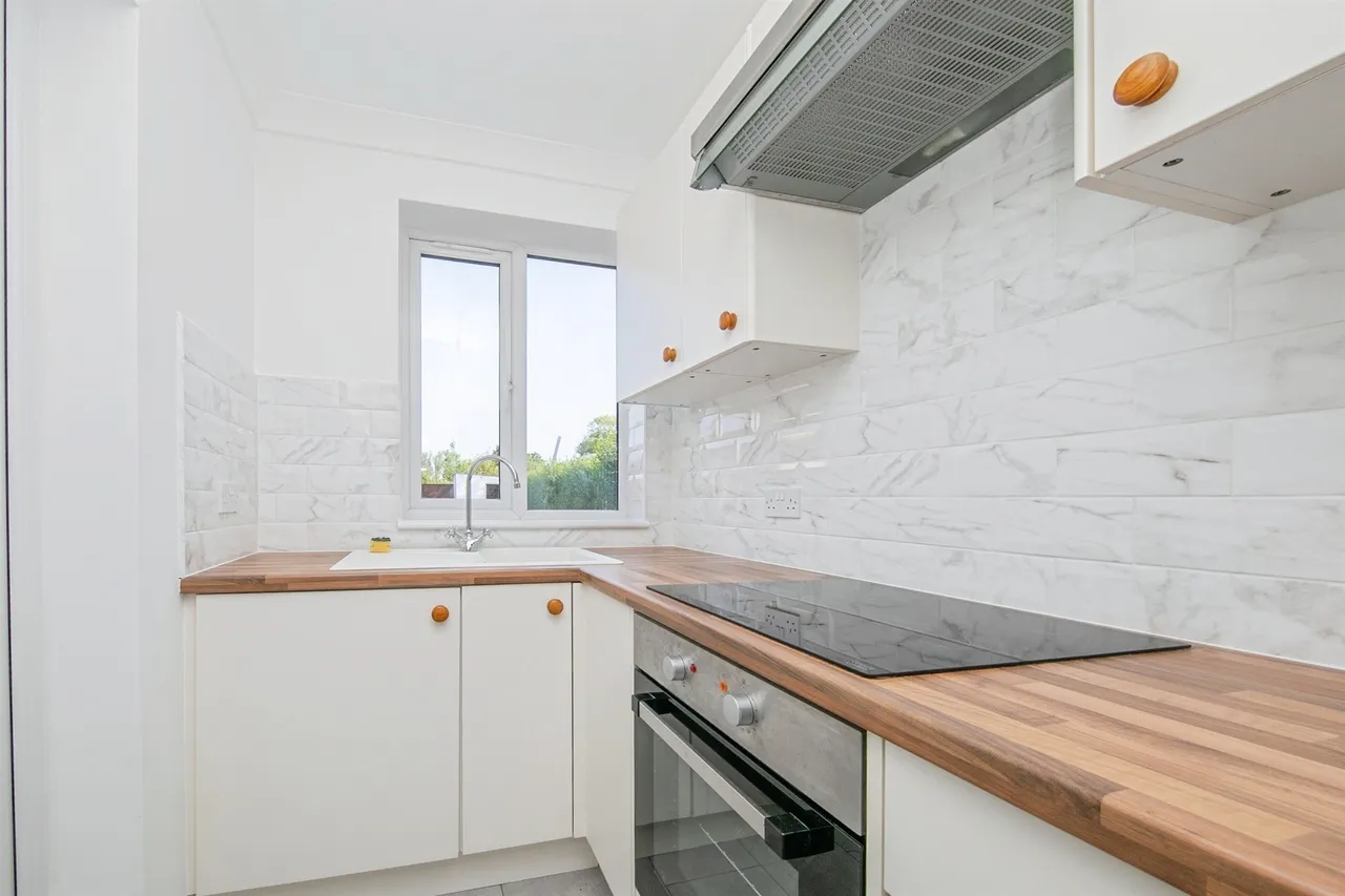 Main Road, Harwich, CO12, photo 7